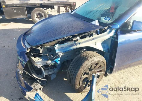 2022 Tesla Model Y Performance Dual Motor All-Wheel Drive z USA, uszkodzony, nr VIN 7SAYGDEF3NF390140